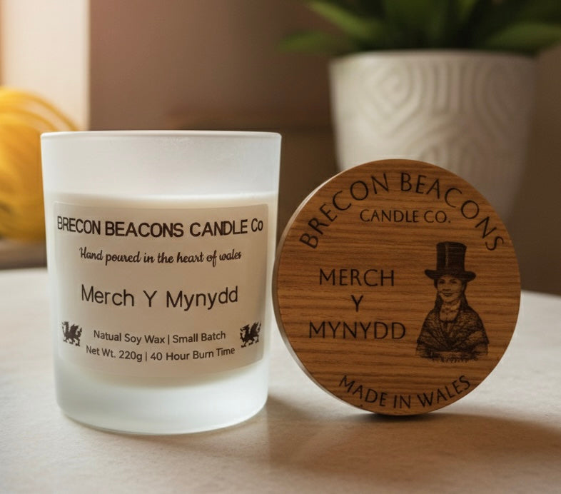 Merch y Mynydd | Floral Welsh Candle
