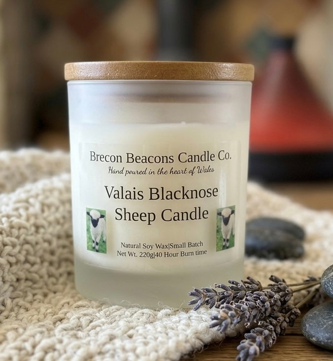 Valais Blacknose | Sandalwood & Amber Candle