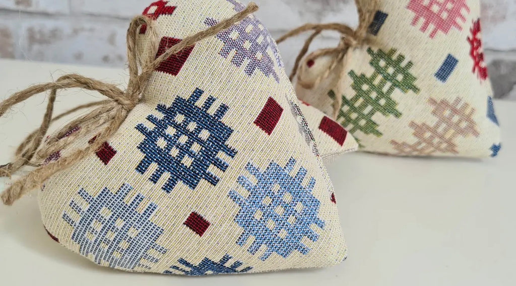 Welsh Blanket Tapestry Cotton Heart | Sweet William