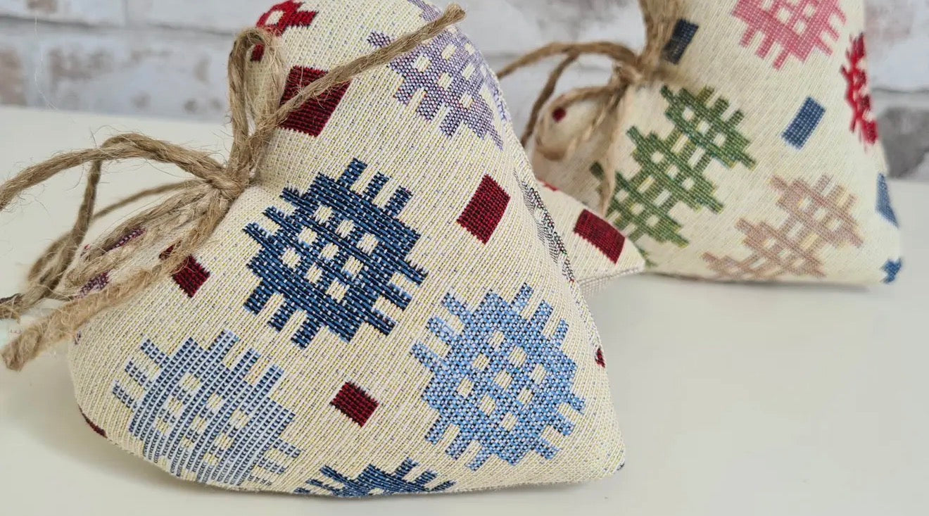 Welsh Blanket Tapestry Cotton Heart | Sweet William